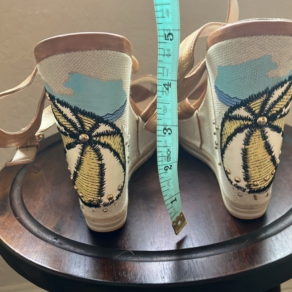 Coach: Caroline (Q632) Strappy Wedges BEACH theme- leather straps- 9B - Picture 12 of 16